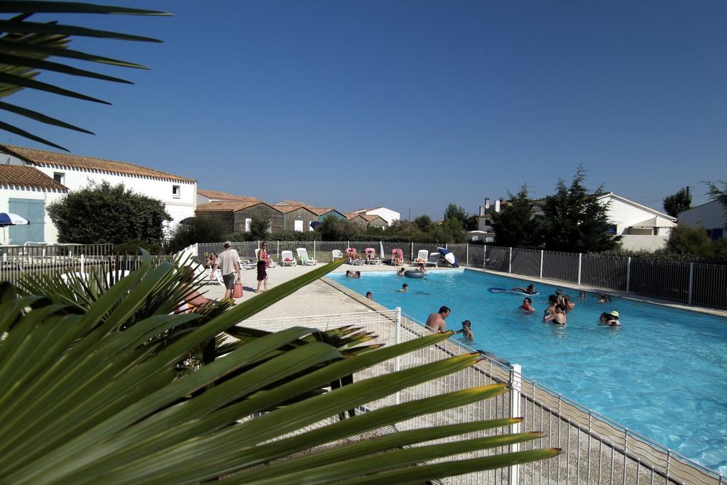 Residence Odalys Le Village Des Amareyeurs Le Château-dʼOléron Exterior foto